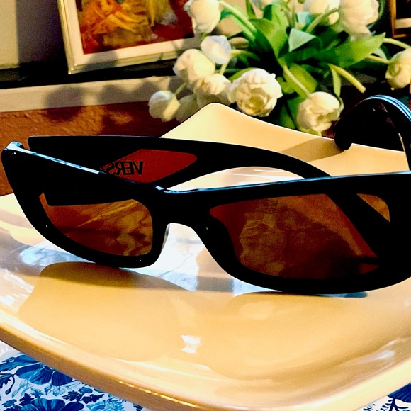 VERSACE. NWOT - Picture 4 of 10